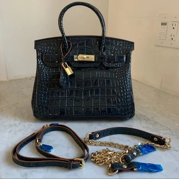 Fashion Navy Leather HandBag Gold Lock - Picture 2 of 10